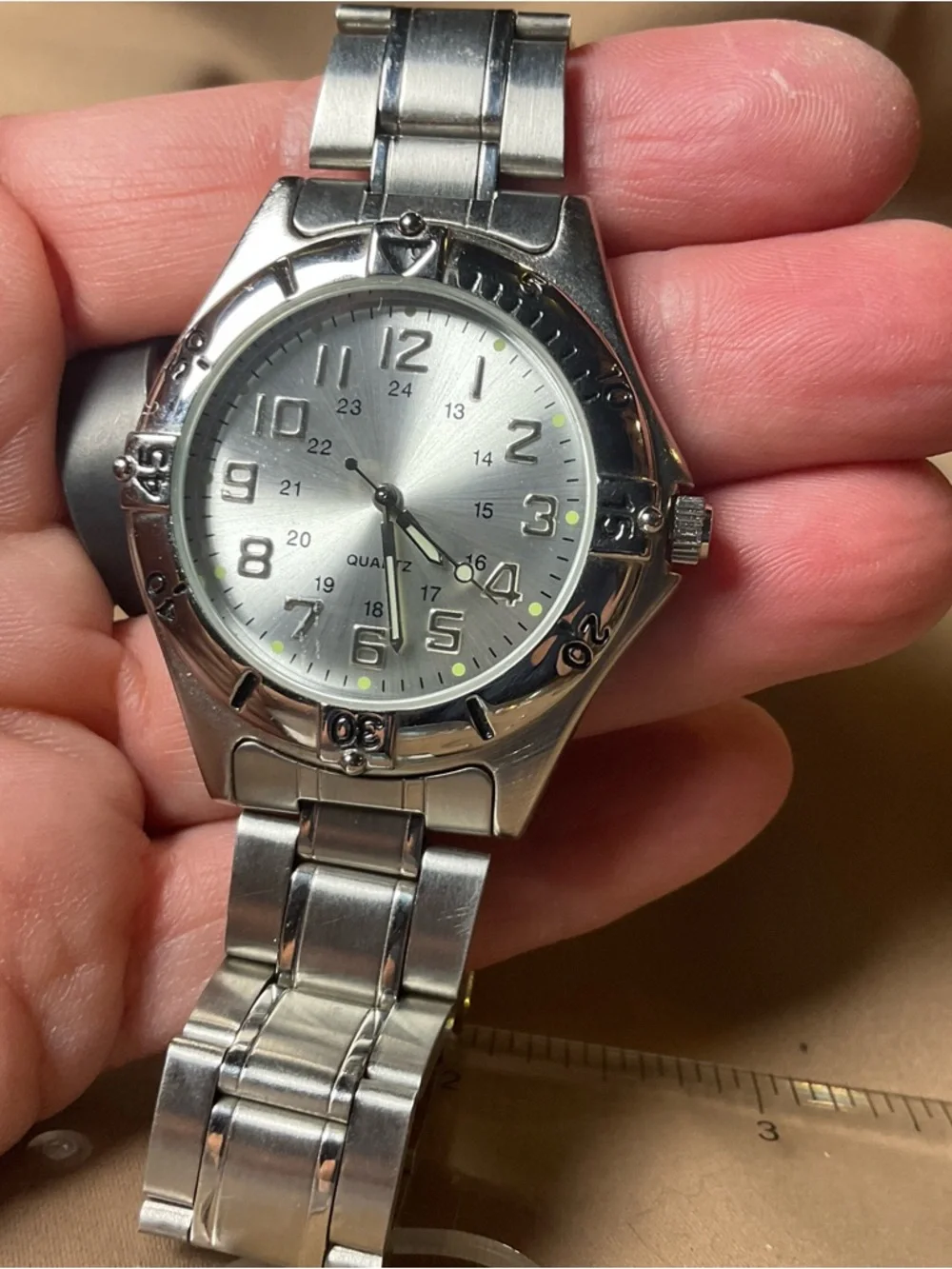 Advance Stainless Steel Quartz Watch Silver Tone Bracelet Date Dial Japan Moveme